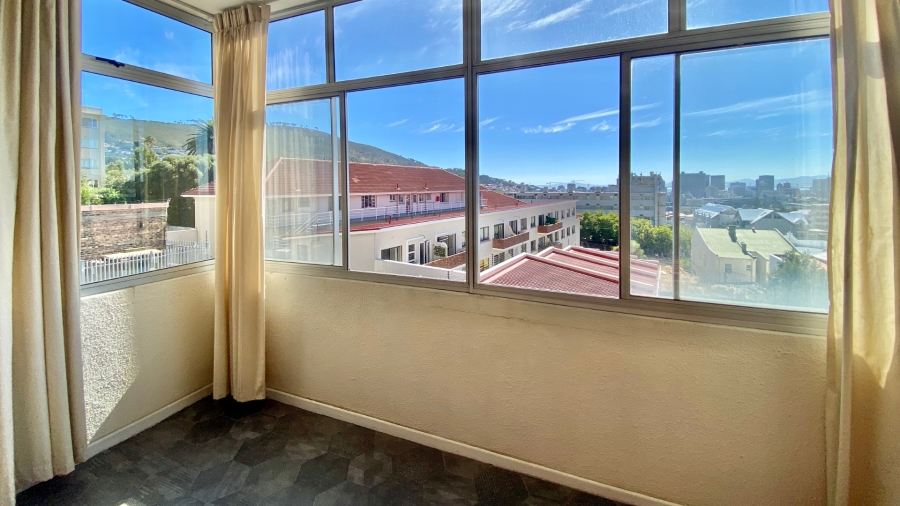 1 Bedroom Property for Sale in Gardens Western Cape